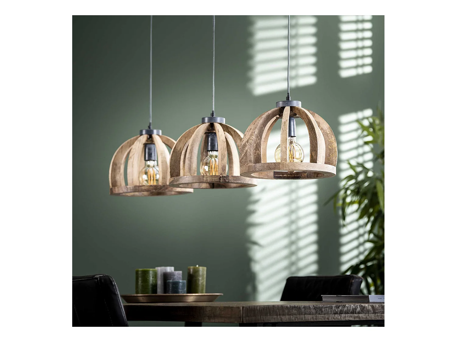 Pendelleuchte aus natürlichem Mangoholz - 3 Lampen - Gebogene Holzstäbe Ø30