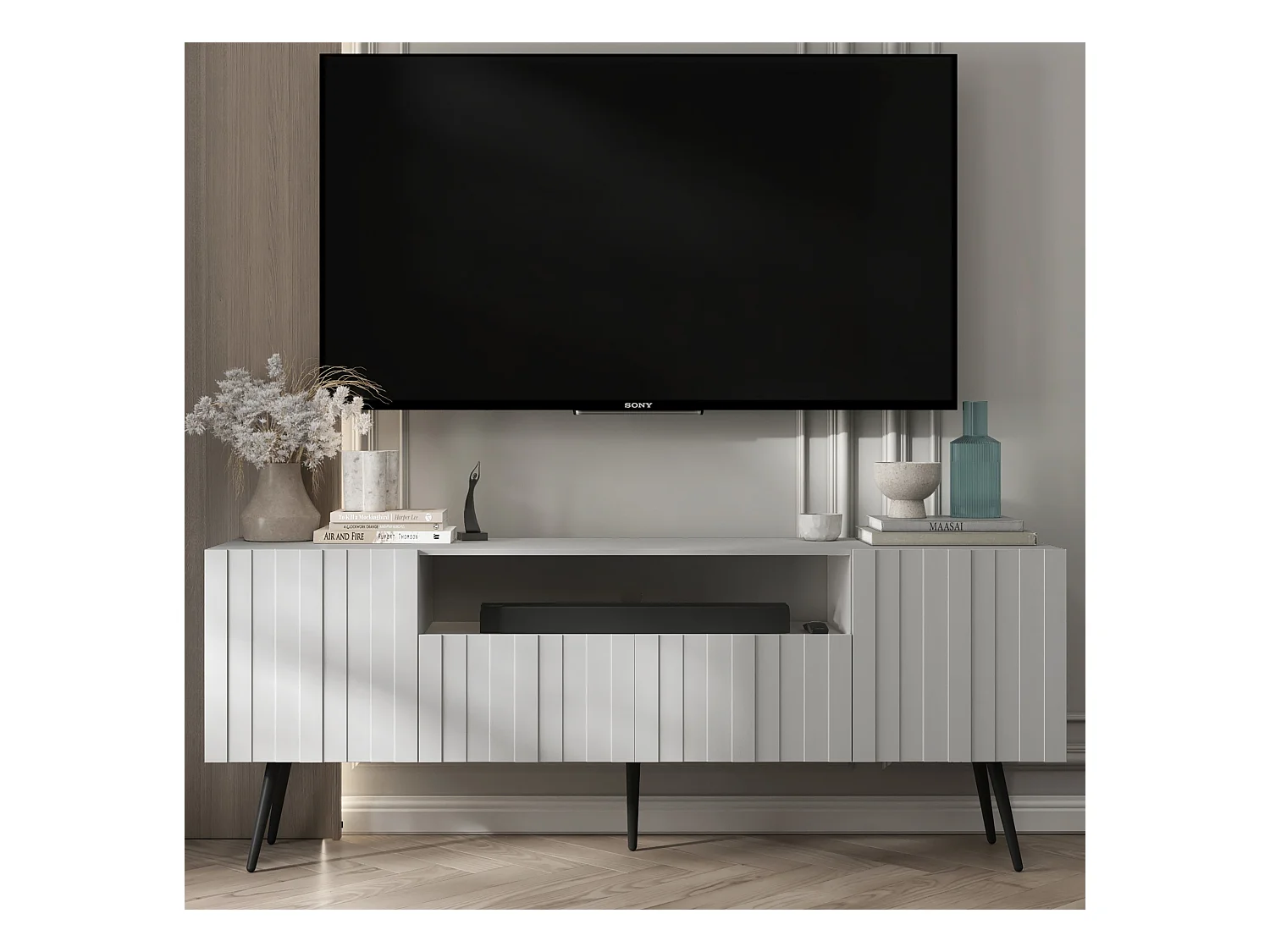 Meuble TV avec 3 portes et niche - Corps Blanc mat, façades rainurées Blanc mat - 150 cm, pieds noirs