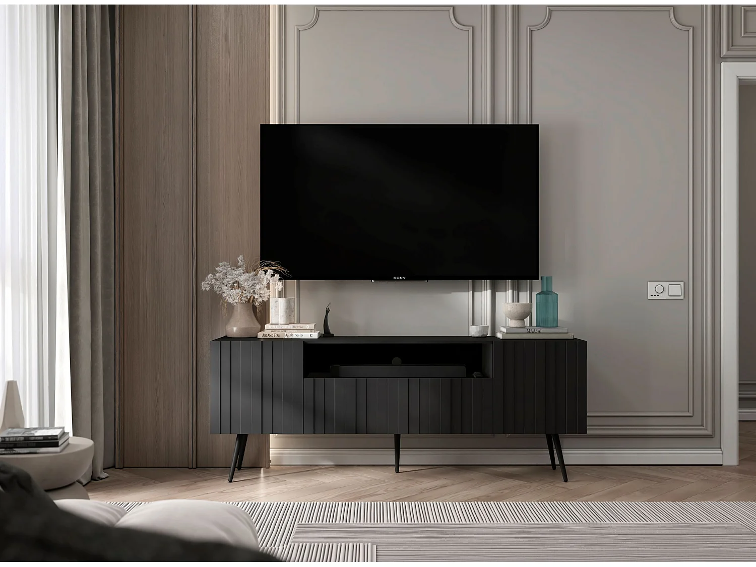 Meuble TV avec 3 portes et niche - Corps Noir mat, façades rainurées Noir mat - 150 cm, pieds noirs