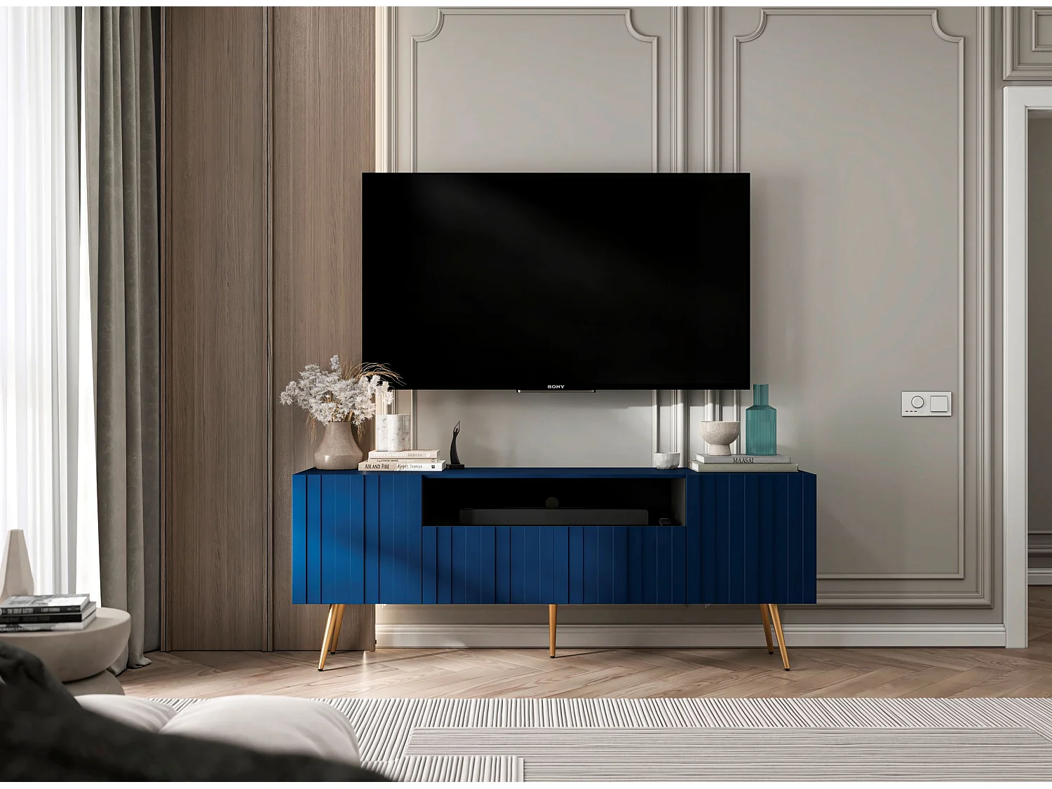 TV-Lowboard mit 3 Türen und offenem Fach – Korpus marineblau matt, geriffelte Fronten marineblau matt – 150 cm, goldene Füße