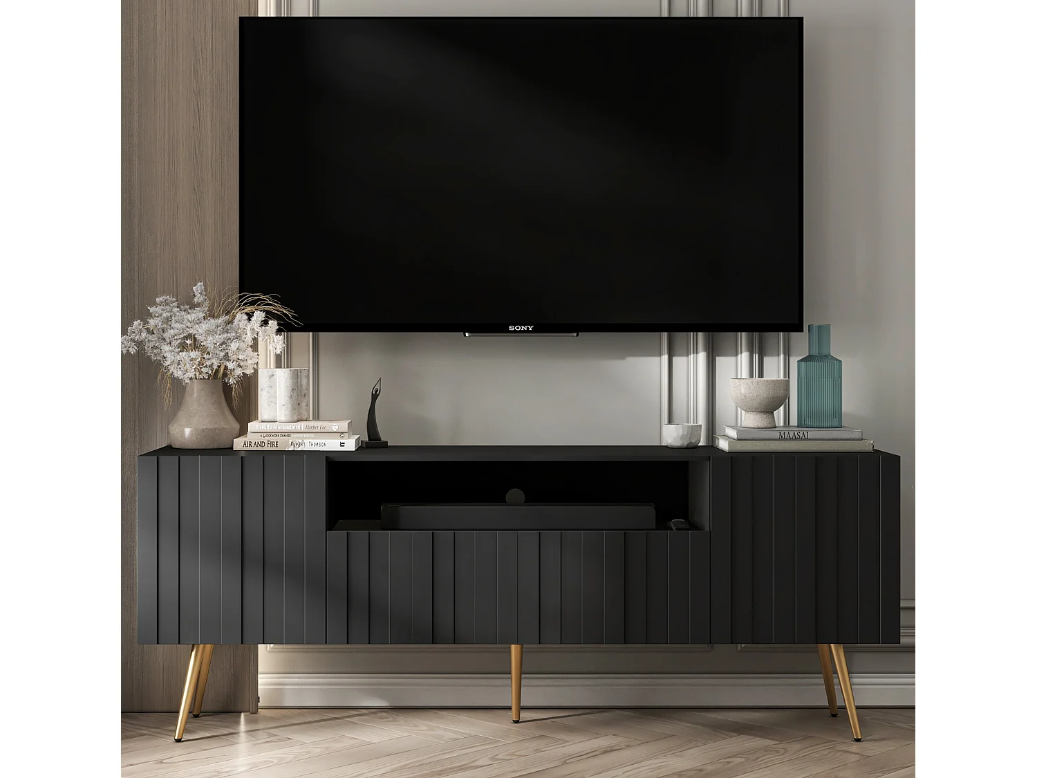 Meuble TV avec 3 portes et niche - Corps Noir mat, façades rainurées Noir mat - 150 cm, pieds dorés