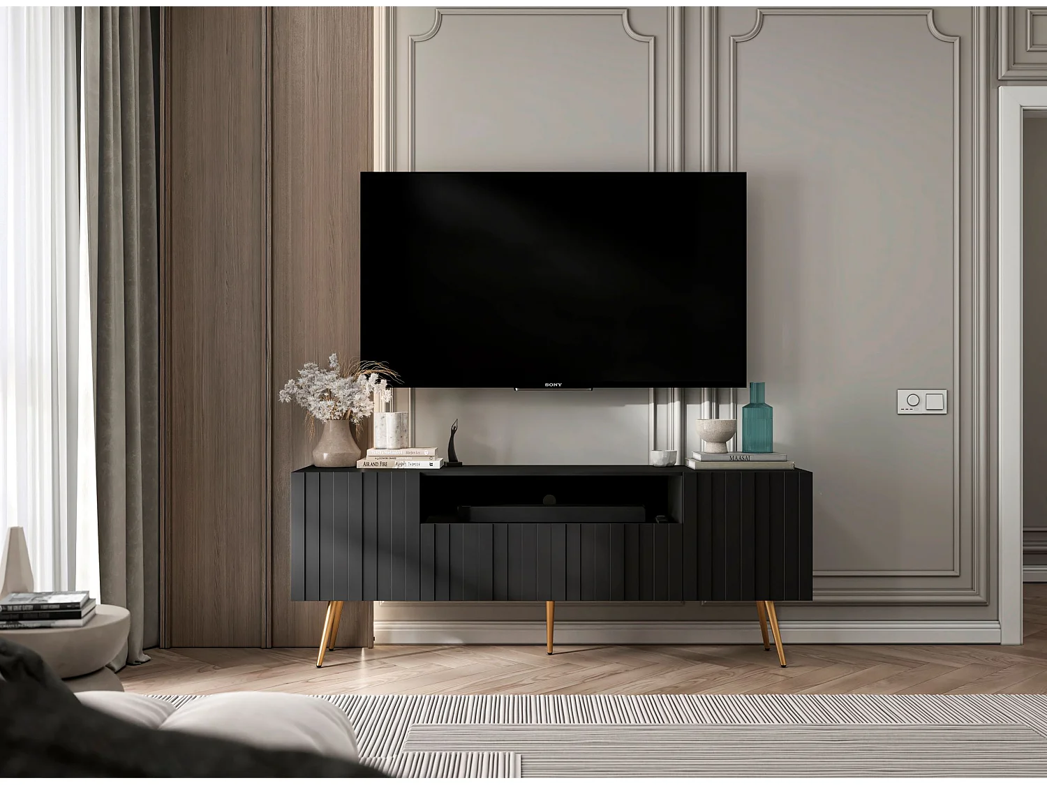 Meuble TV avec 3 portes et niche - Corps Noir mat, façades rainurées Noir mat - 150 cm, pieds dorés