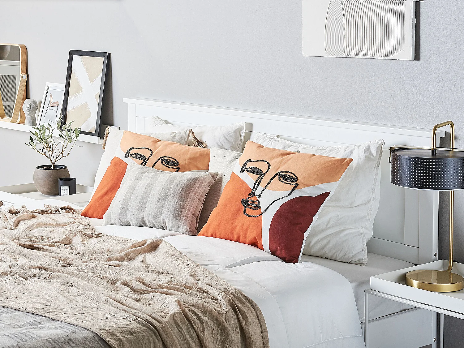 Modernes Dekokissen Gesichtsmotiv Polyester bunt 45 x 45 cm quadratisch Rudbekia