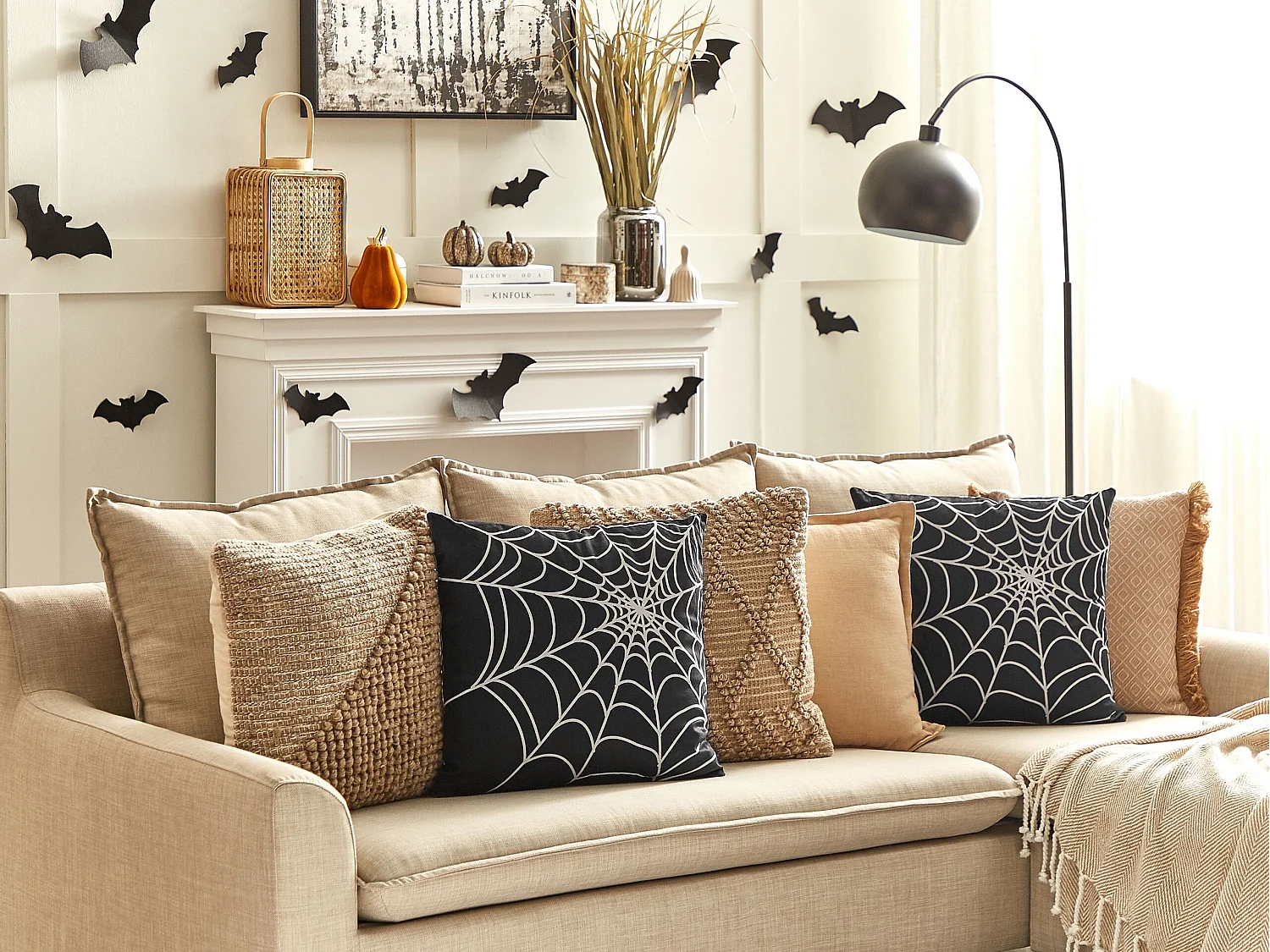 Lot de 2 coussins décoratifs LYCORIS Velours 45 x 45 cm Noir Motif abstrait