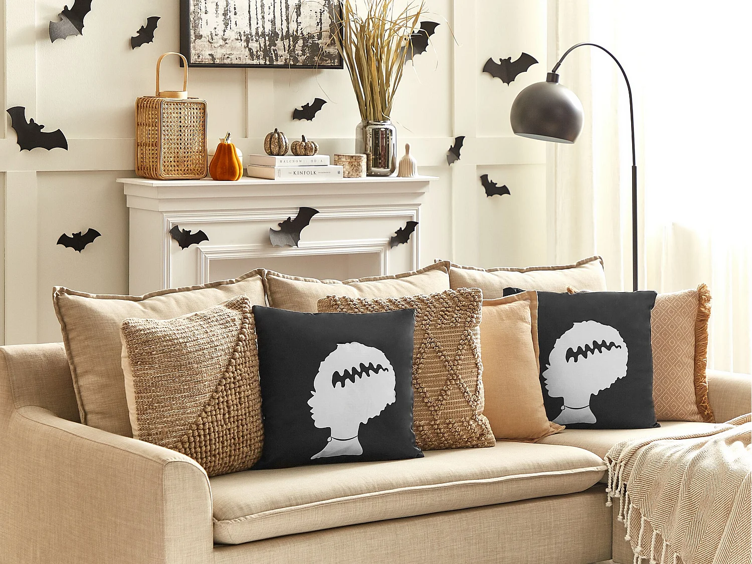 Coussin MANDEVILLA Velours 45 x 45 cm Noir Motif abstrait