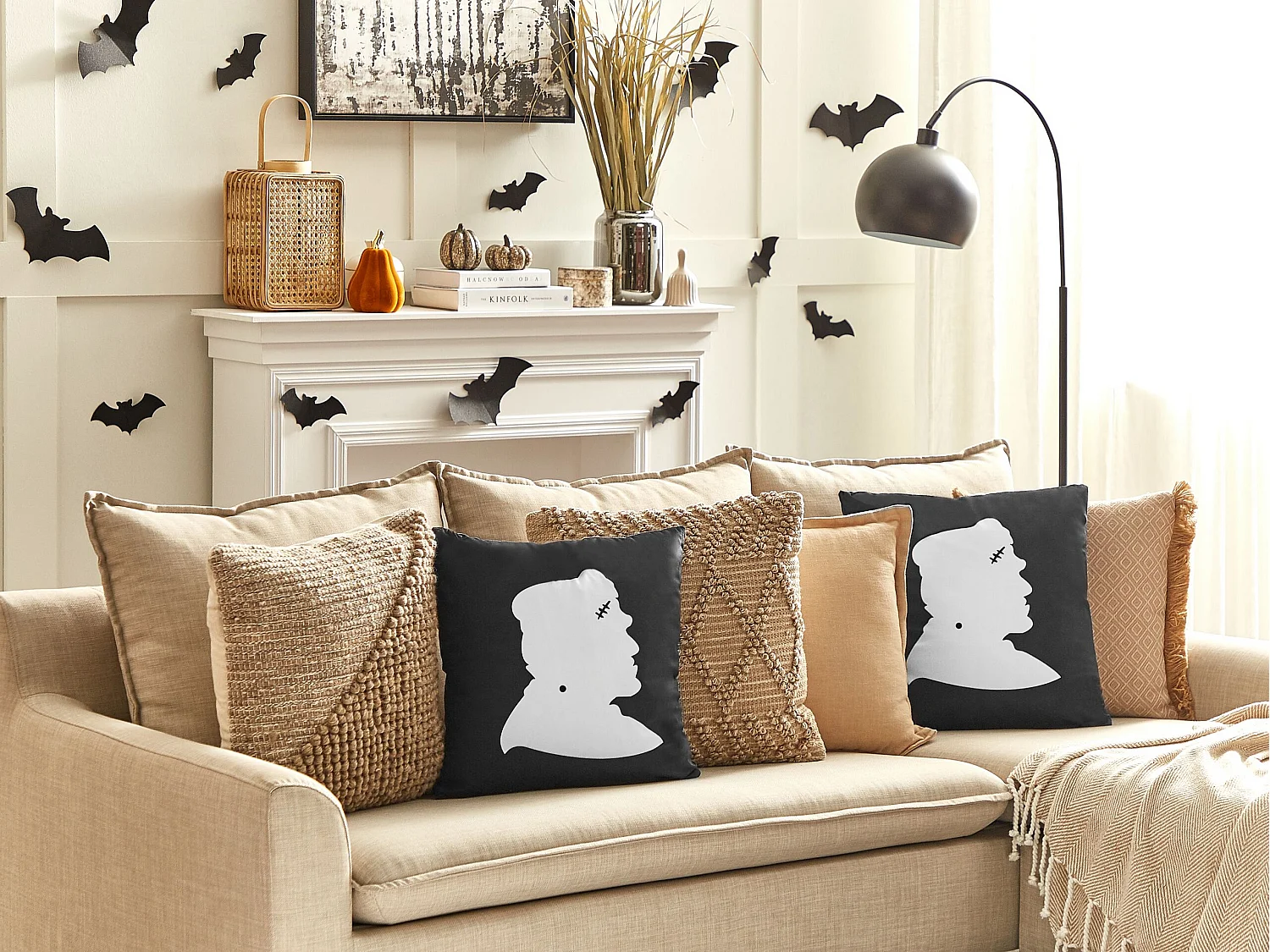 Modernes Zierkissen schwarz Samtstoff Frankenstein-Motiv 45 x 45 cm Franklinia