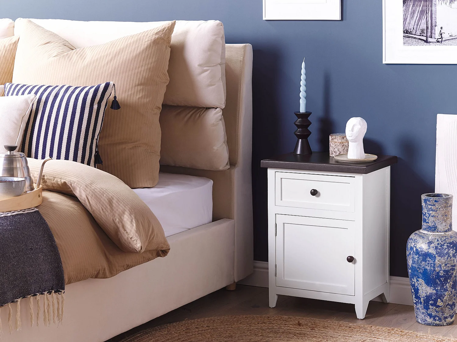 Nachttisch im Retro-Stil 1 Schublade weiß / dunkler Holzfarbton Layola