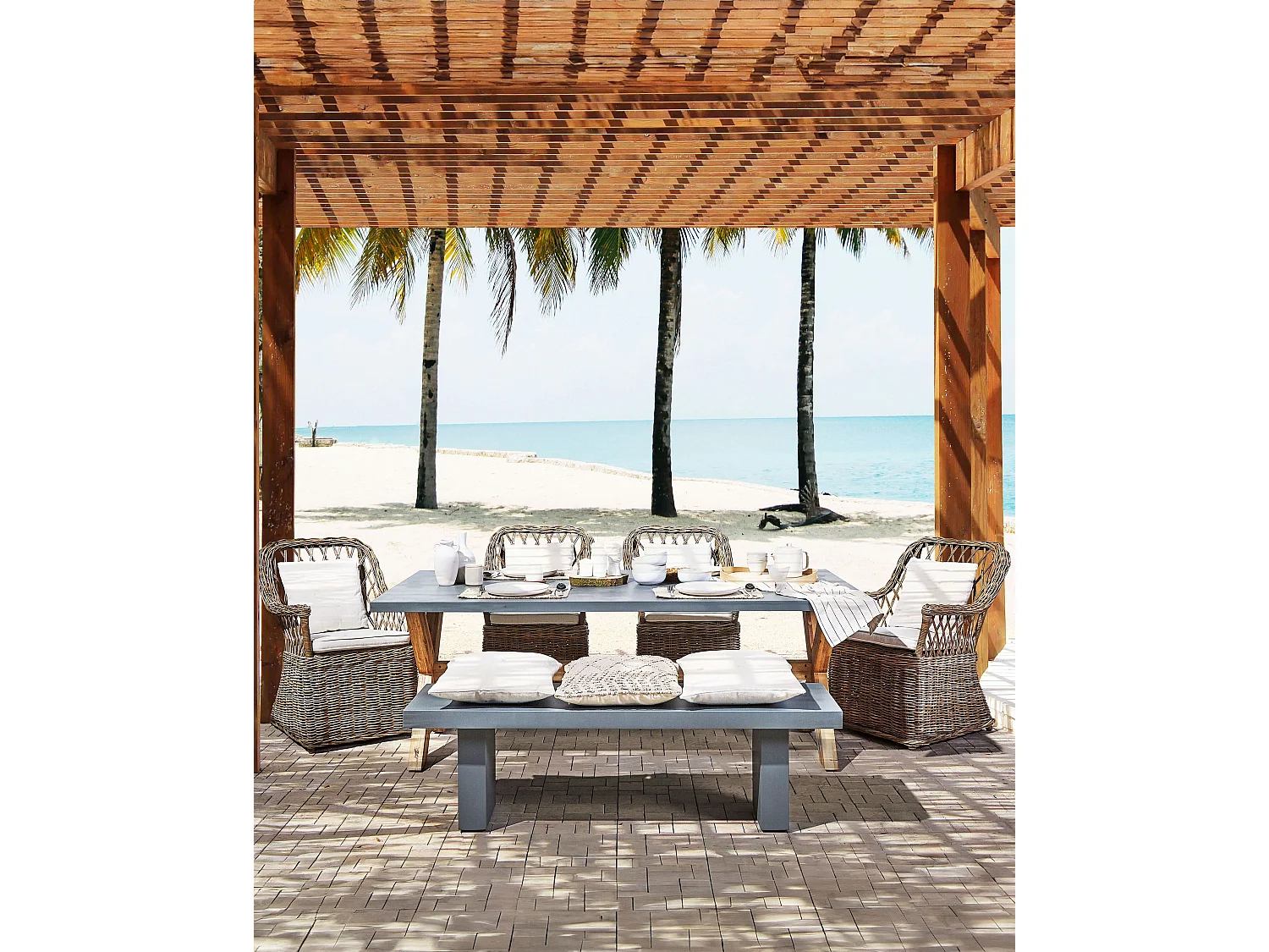 Lot de 2 fauteuils de jardin avec coussins MAROS Rotin Naturel