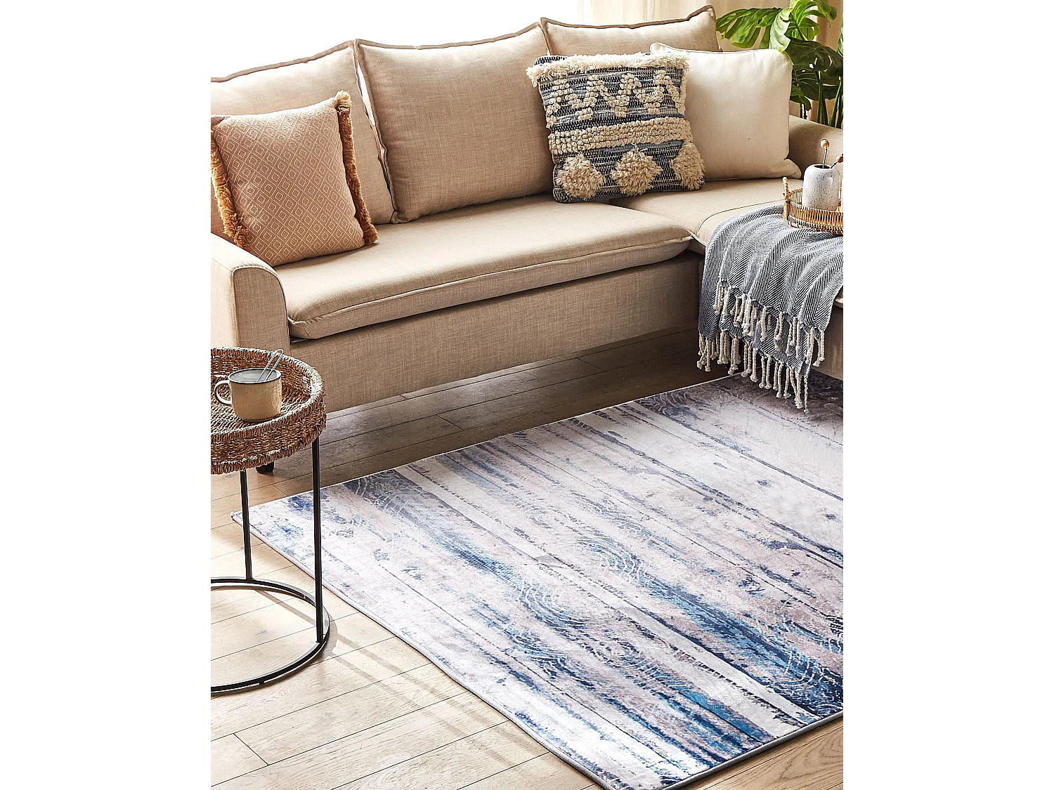 Rechteckiger Teppich im Vintage-Style 140x 200 cm Dallica