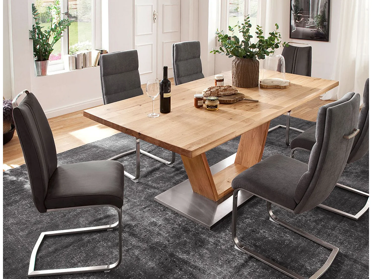 Table à manger en bois massif bord d'arbre, pieds en V - L.180 x H.77 x P.90 cm