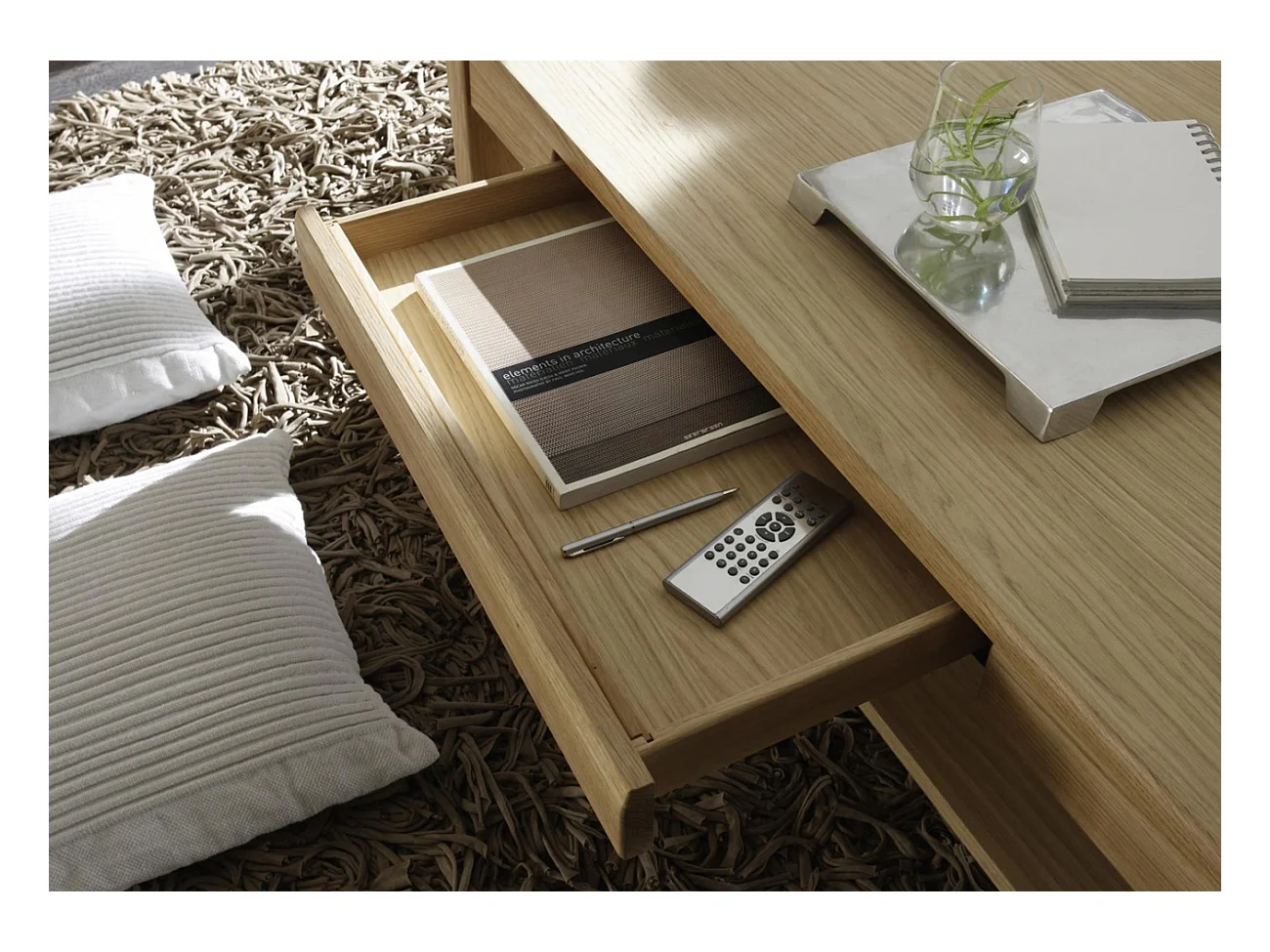 Table basse design en chêne bianco huilé - 115 x 42 x 65 cm