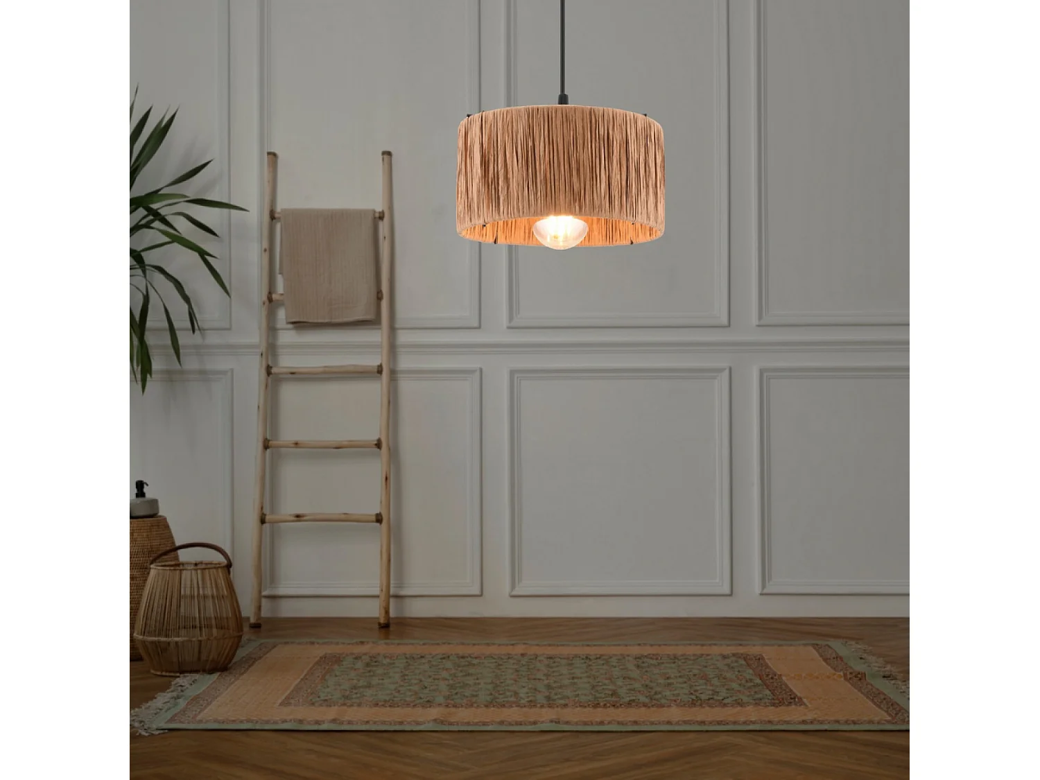 Hanglamp van beige raffia en zwart metaal - Bohemian chic design voor een gezellig interieur