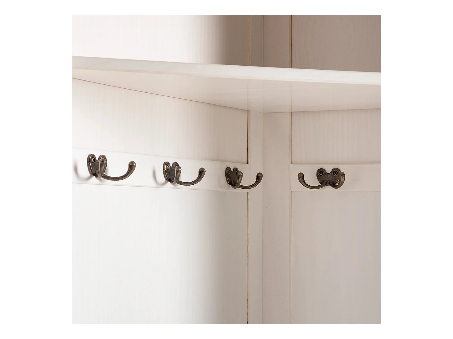 Toby | Armoire compacte en bois de pin de couleur blanc gris