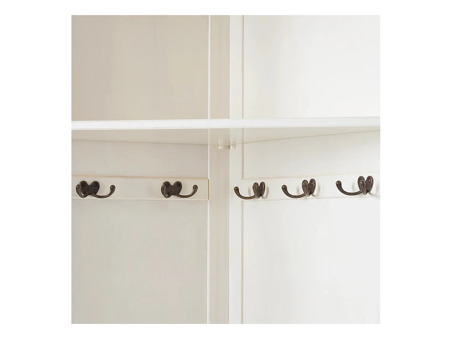 Toby | Armoire d'angle compacte en pin blanc