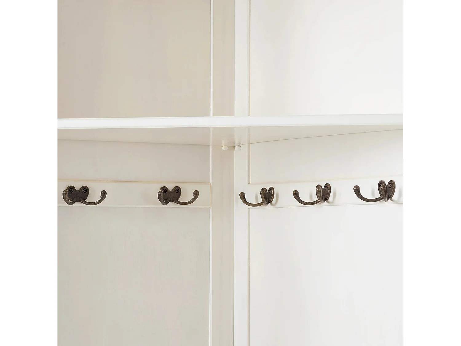 Toby | Armoire d'angle compacte en pin blanc