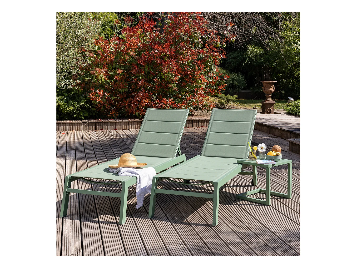 Lote de 2 tumbonas y mesa auxiliar BARBADOS de textileno verde salvia - aluminio verde salvia