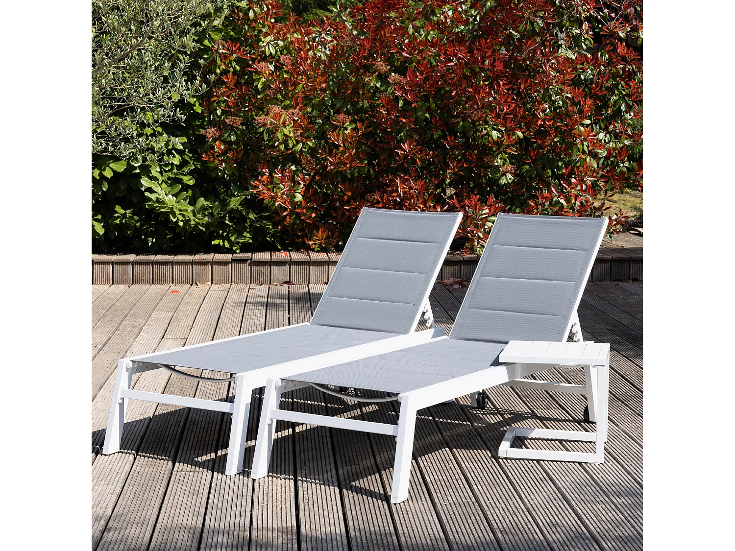 Set 2 bains de soleil et table d'appoint BARBADOS en textilène gris - aluminium blanc - HAPPY GARDEN