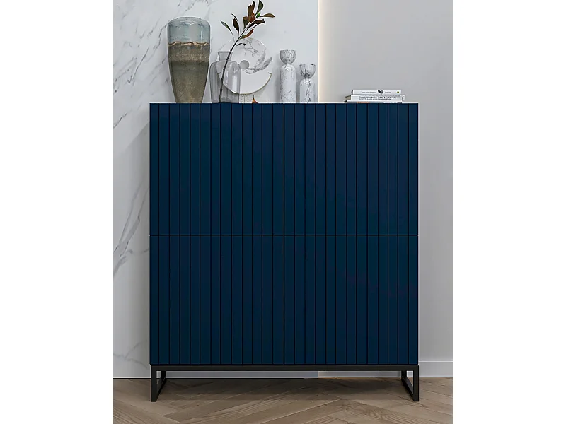 Commode avec 4 portes - Corps Bleu Marine mat, façades rainurées Bleu Marine mat - 112 cm, Cadre en métal noir