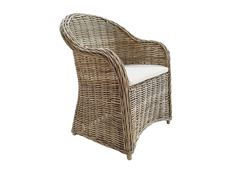 Fauteuil en kubu naturel tressé avec coussin blanc – MAEVA 2