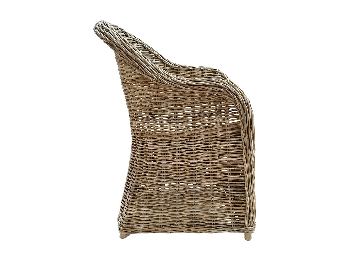 Fauteuil en kubu naturel tressé avec coussin blanc – MAEVA 2
