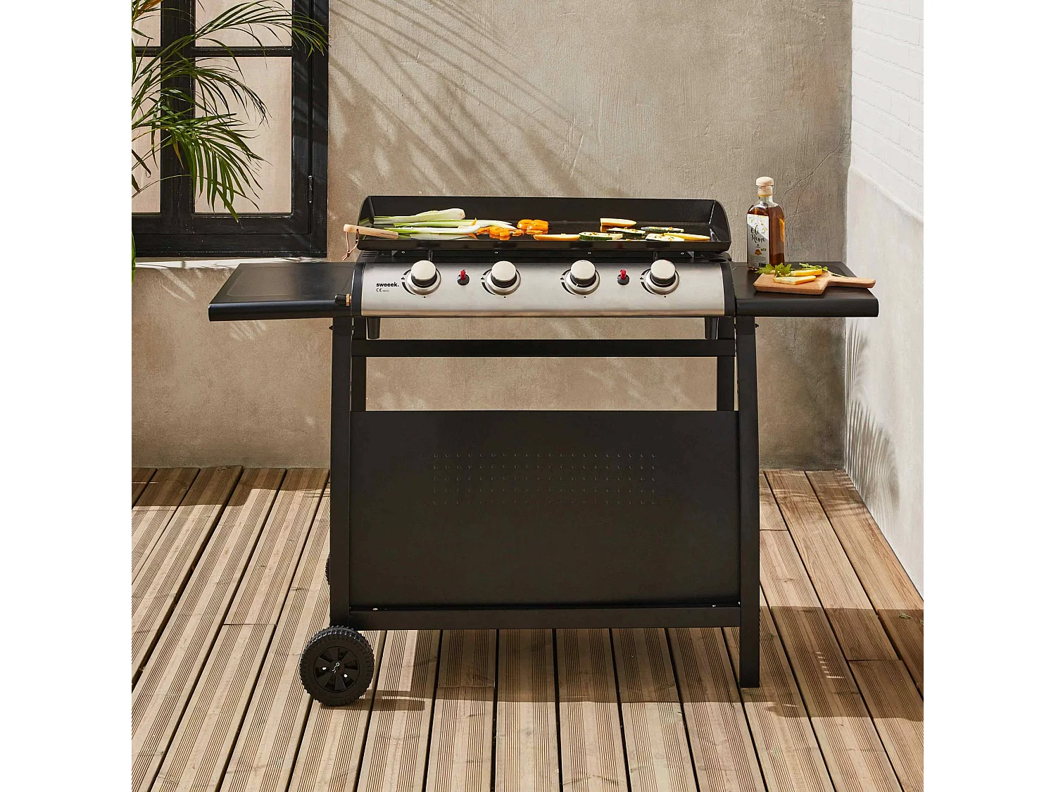 Griglia a gas a 4 fuochi in acciaio inox da 10 kw con carrello, nero