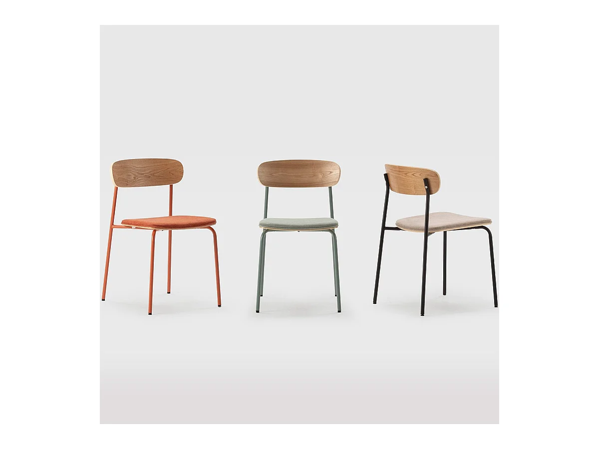 Lot de 2 chaises en tissu taupe et effet bois - Svala