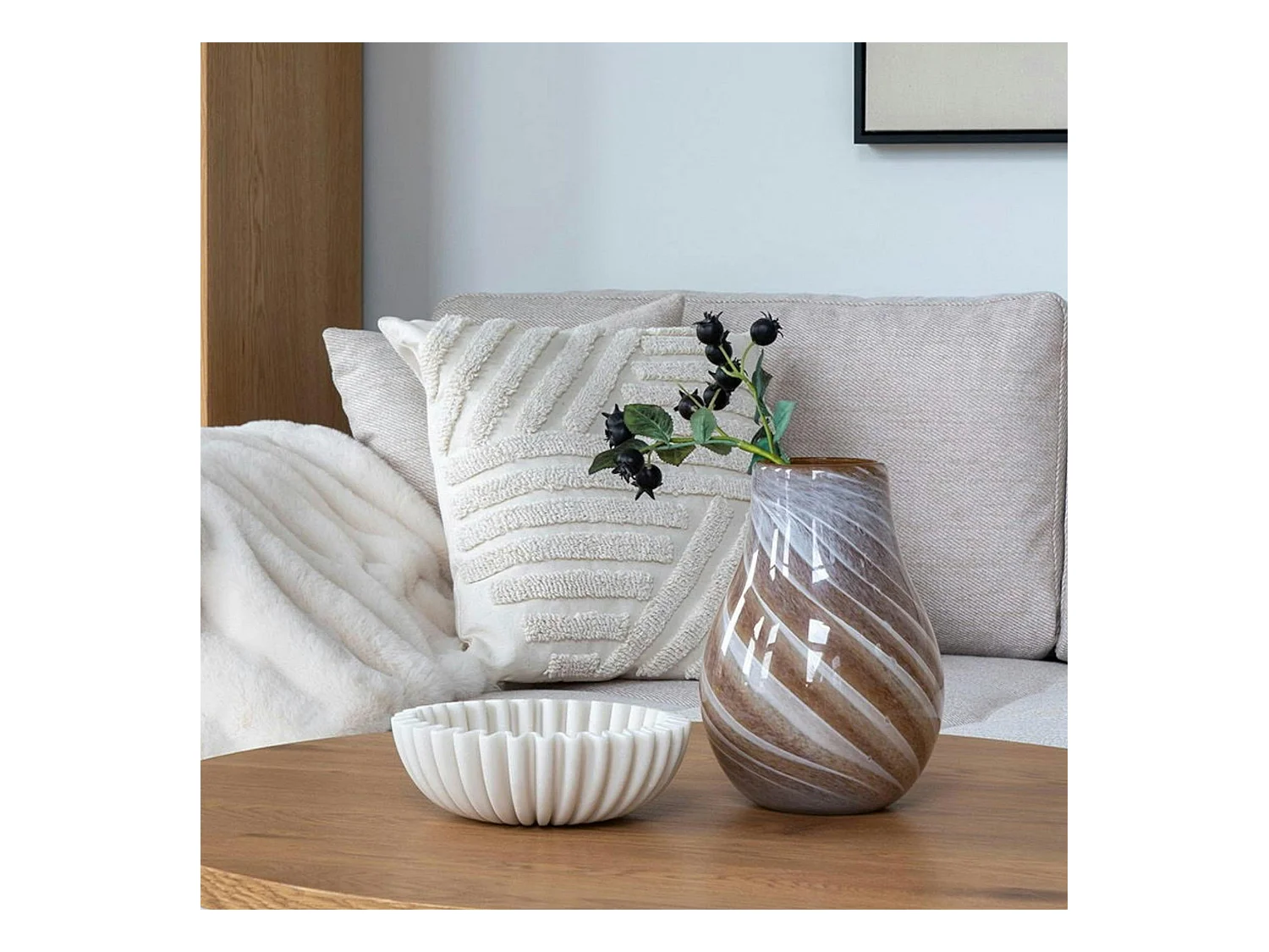 Vase décoratif marron et blanc en verre