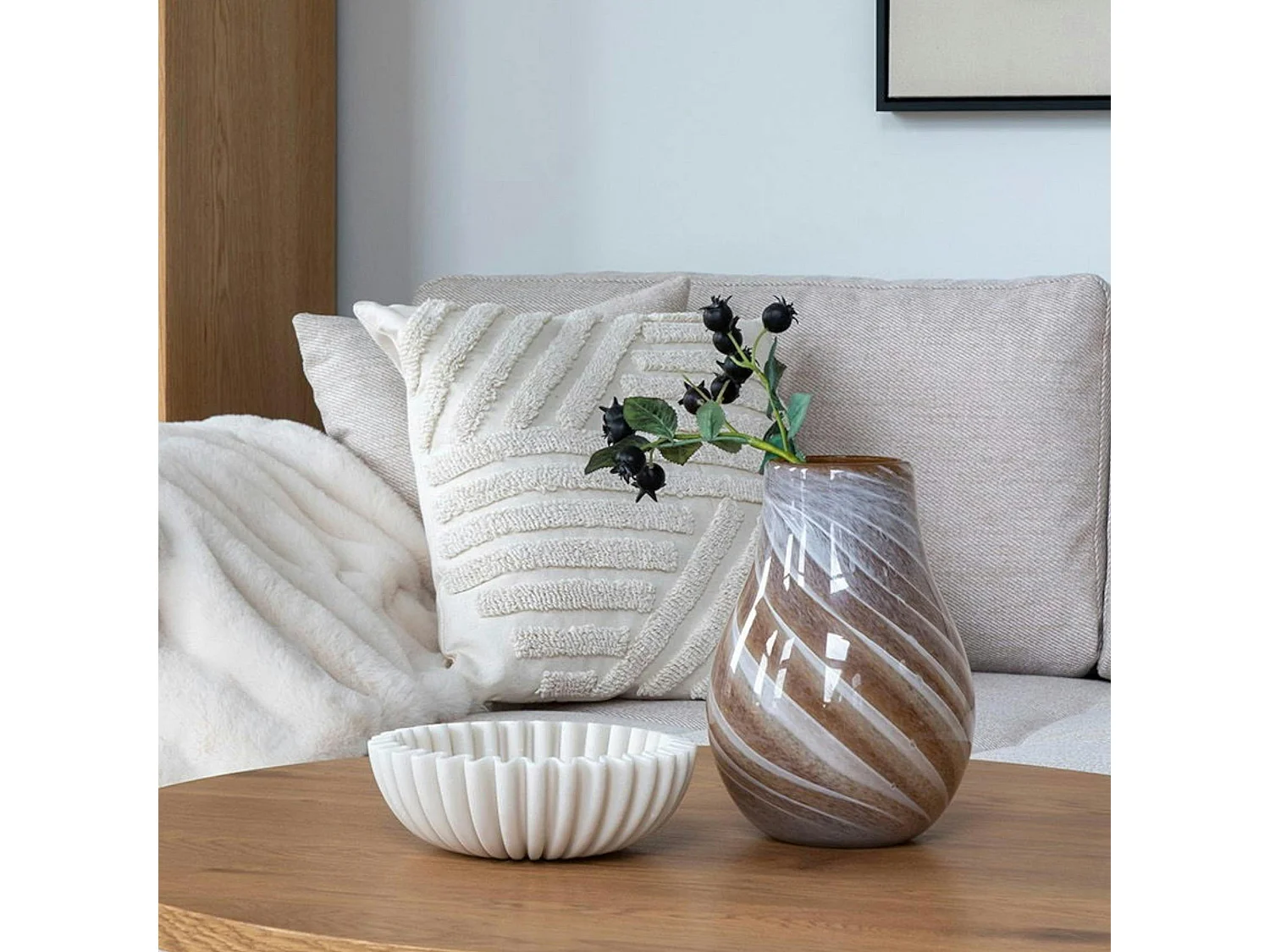 Vase décoratif marron et blanc en verre