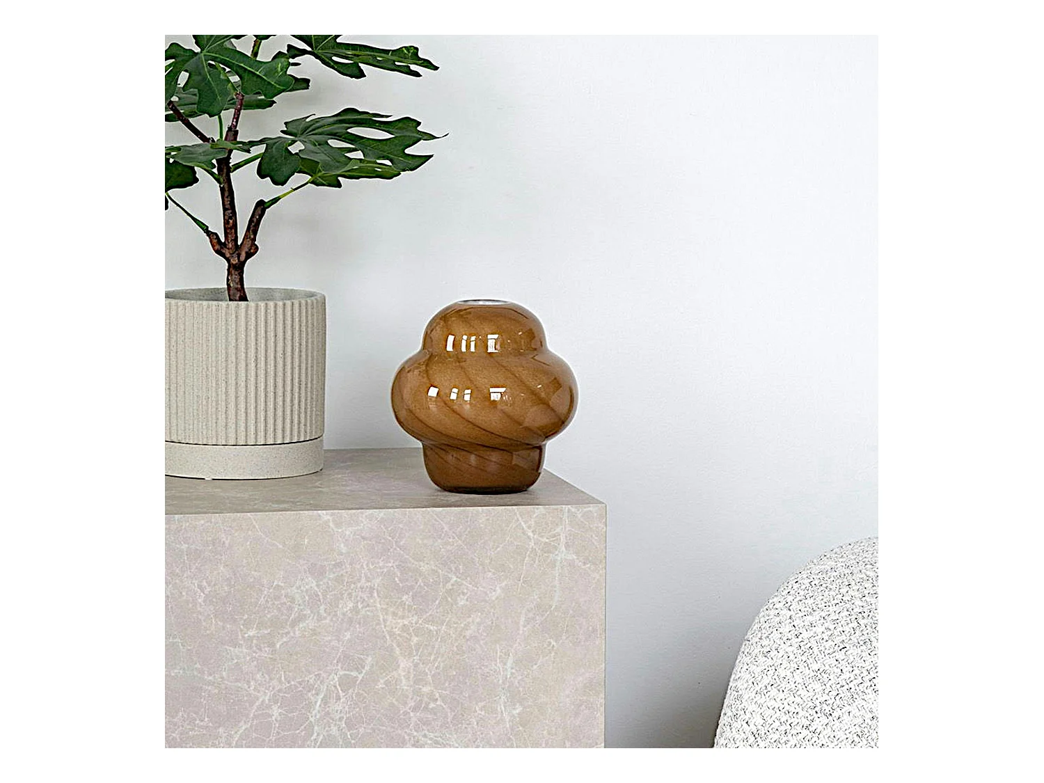 Vase vintage marron forme ronde