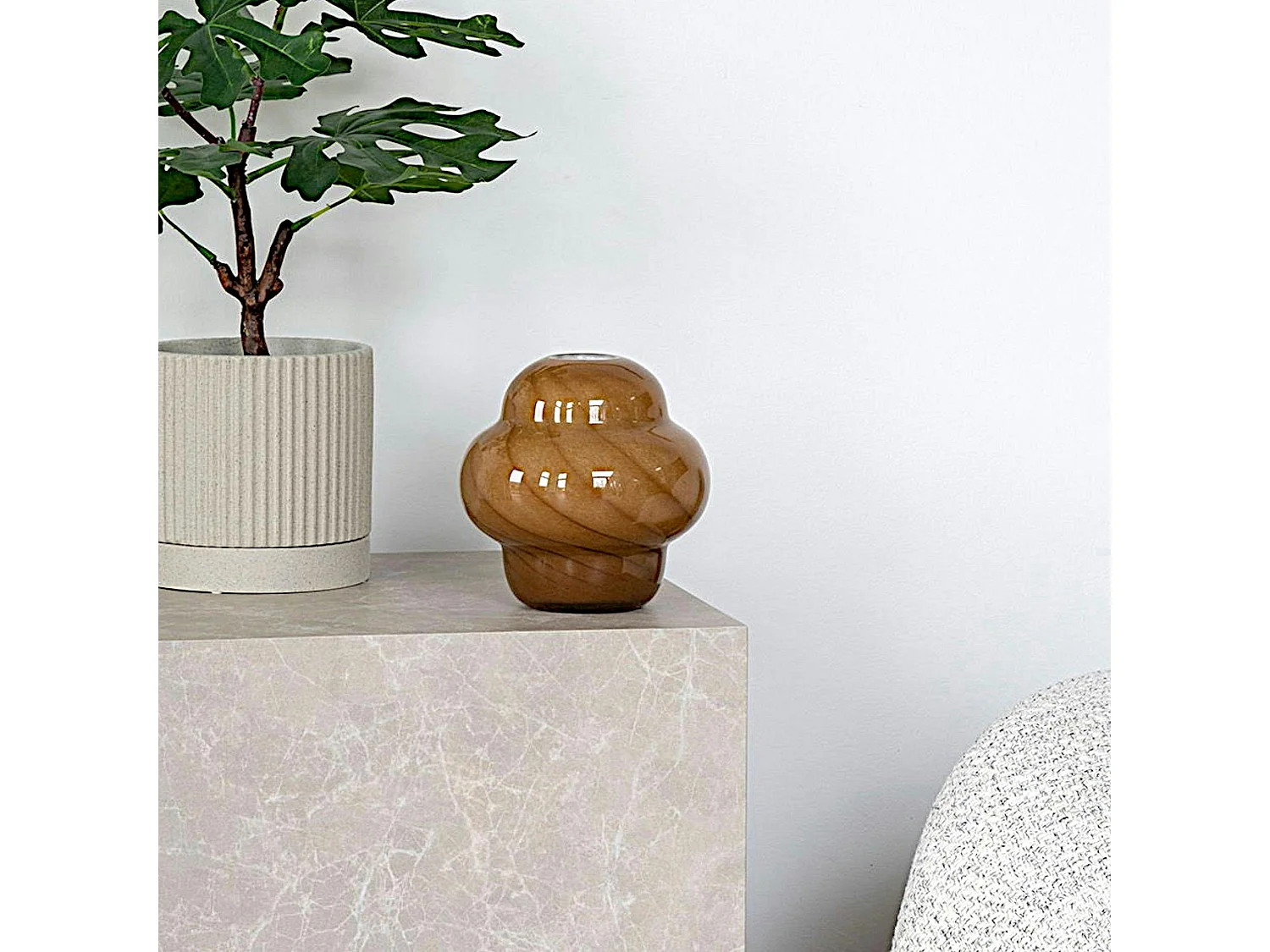 Vase vintage marron forme ronde