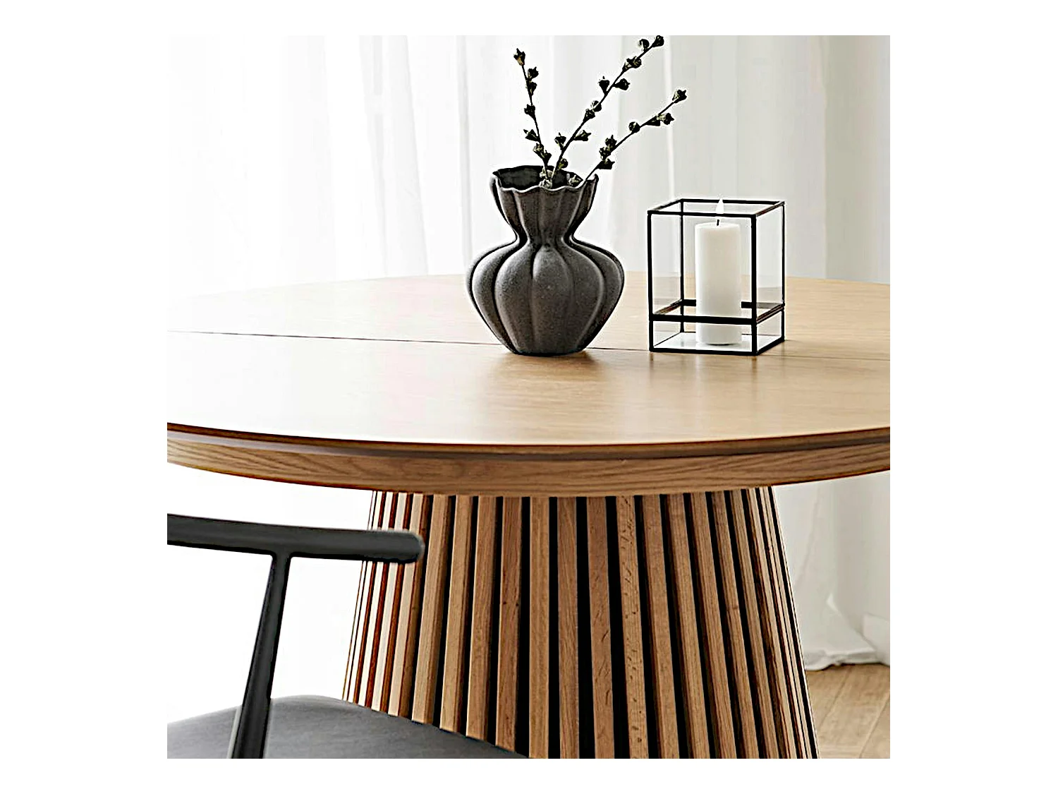 Vase corolle en céramique noire