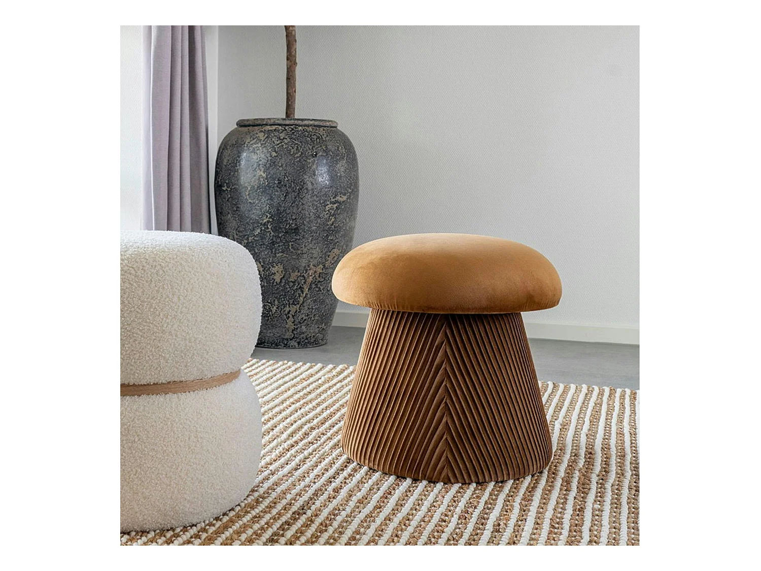 Pouf design forme champignon, couleur moutarde BRUGES