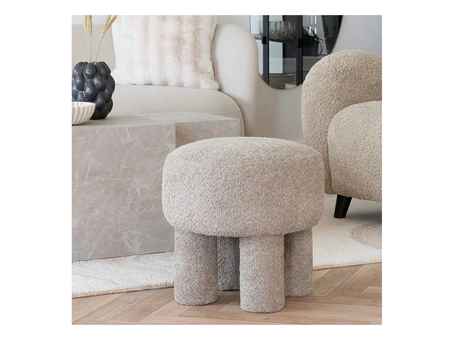 Pouf de salon gris clair sur pieds BRUGES