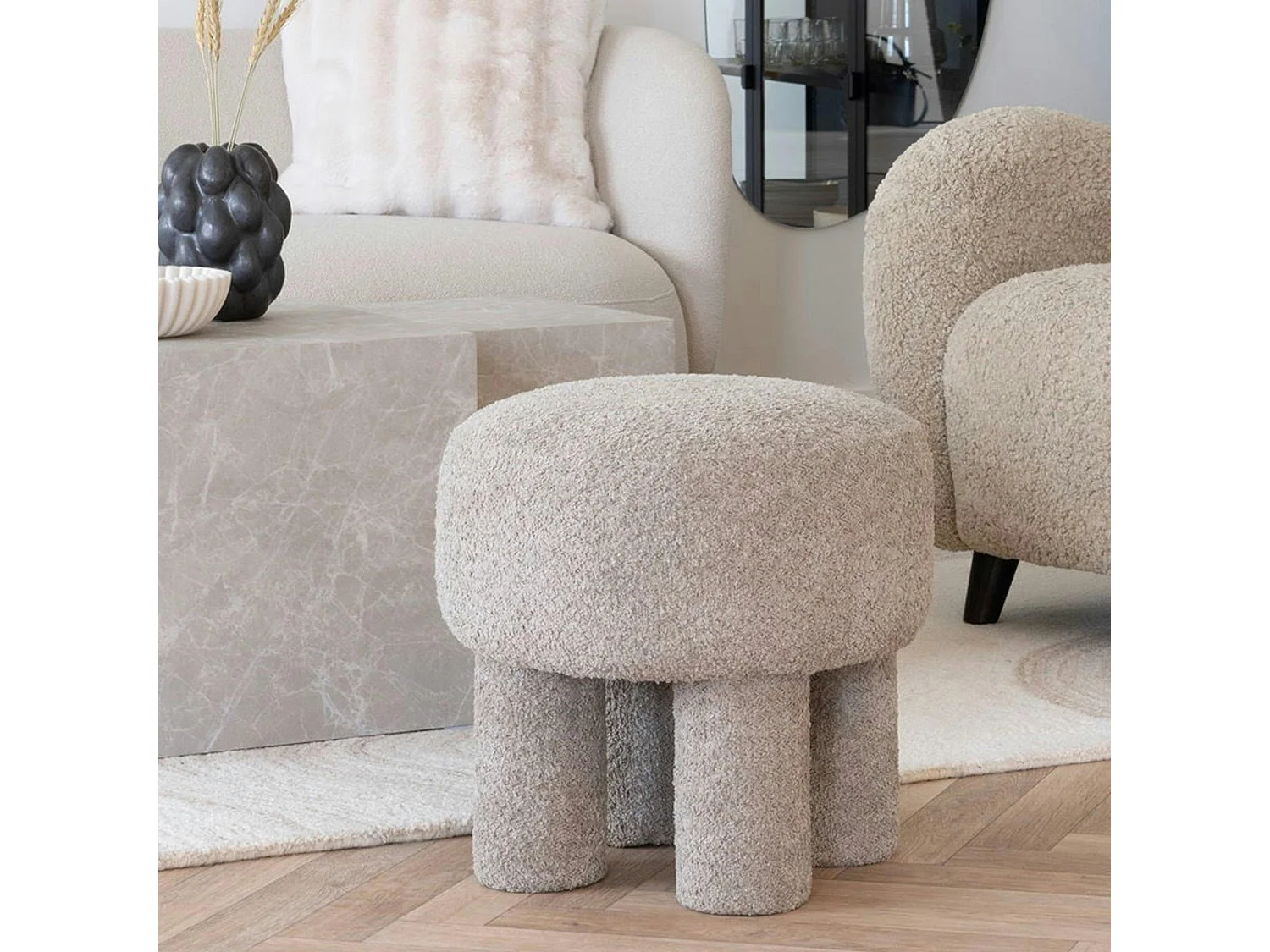 Pouf de salon gris clair sur pieds BRUGES
