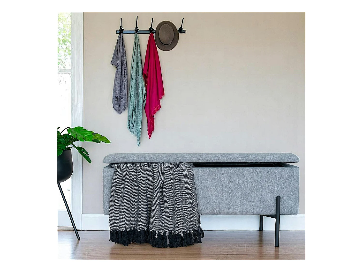 Banc coffre gris clair avec pieds en métal noir BRUGES