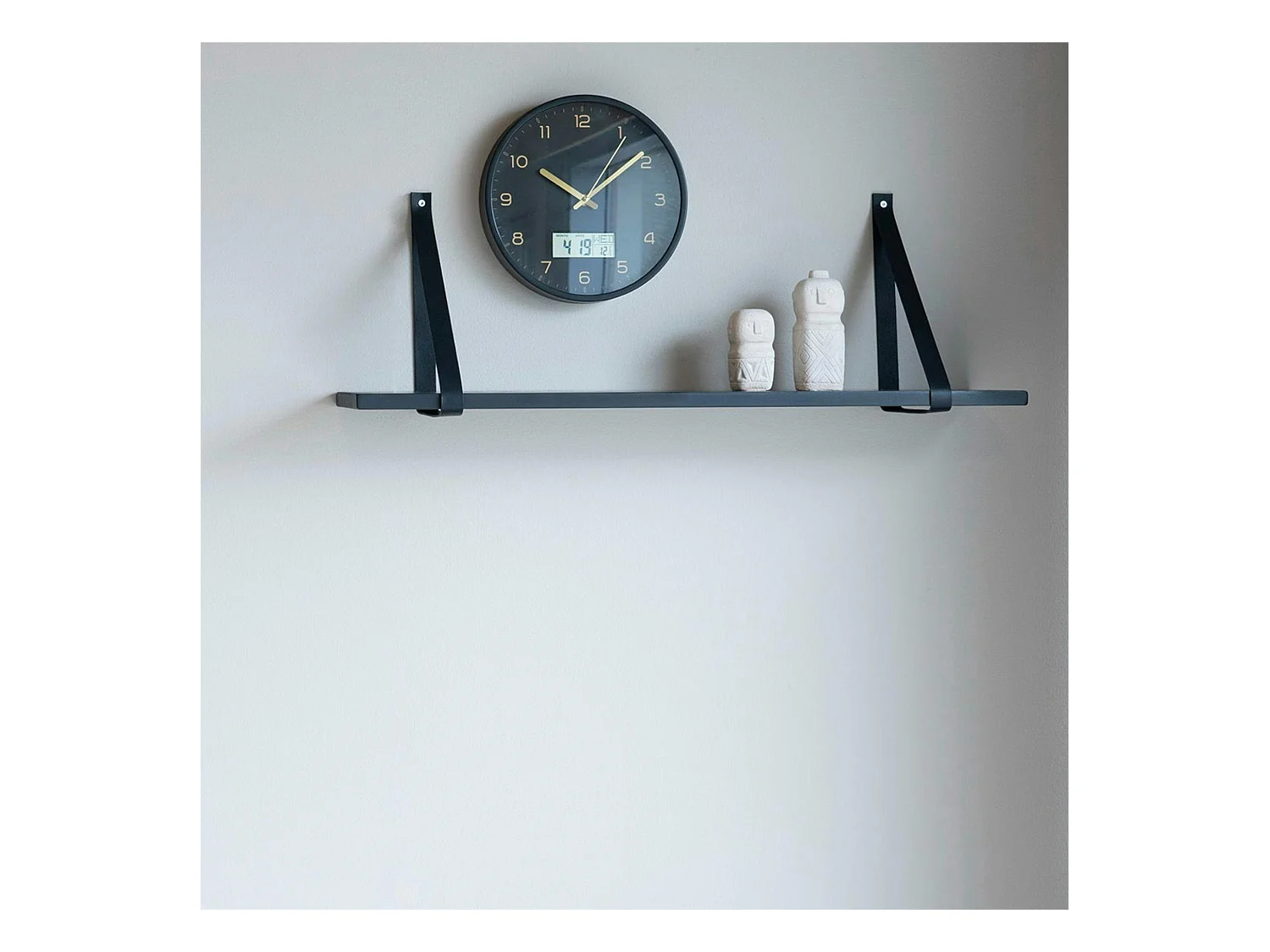 Etagère murale en bois et cuir noir 80 cm TALLINN