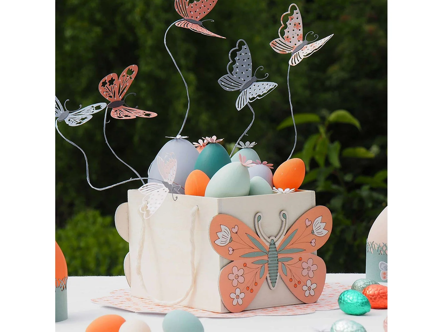 Panier en bois papillons