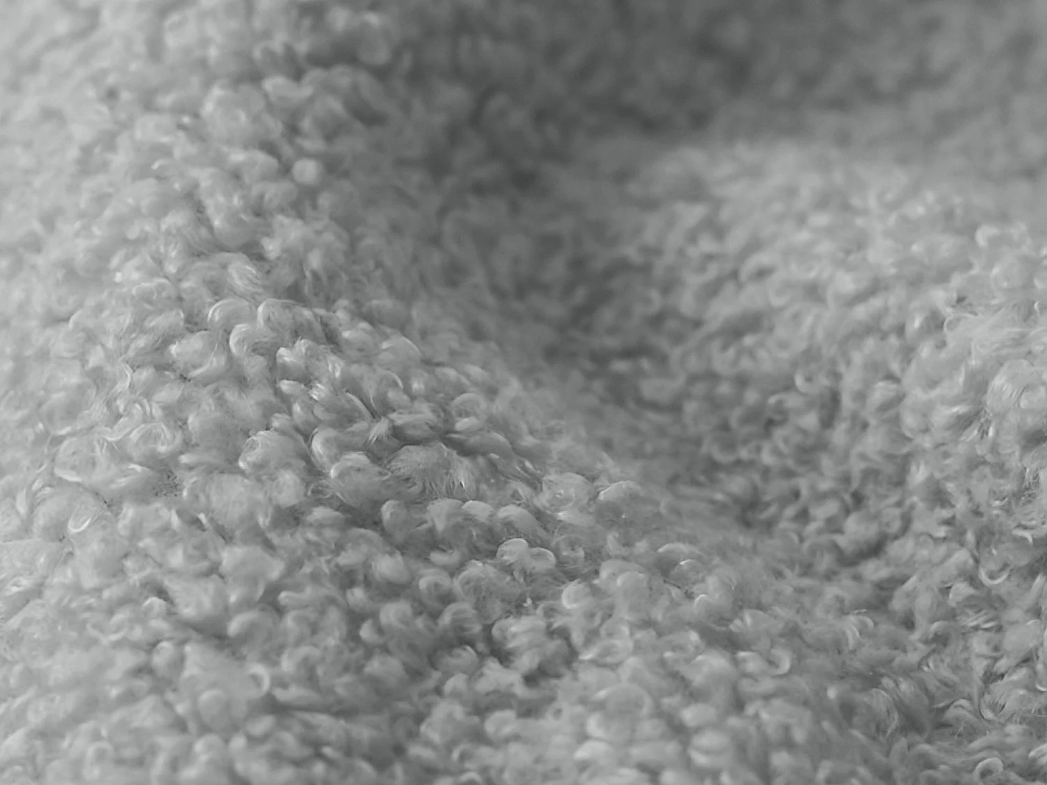 Driezits-slaapbank van lichtgrijs bouclé - MILU