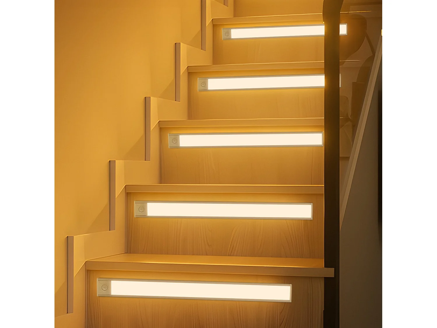 NETTLIFE 2 luci LED sottopensile con rilevatore di movimento, ricaricabili tramite USB, 1500 mAh, ideali per armadi, corridoi o credenze.