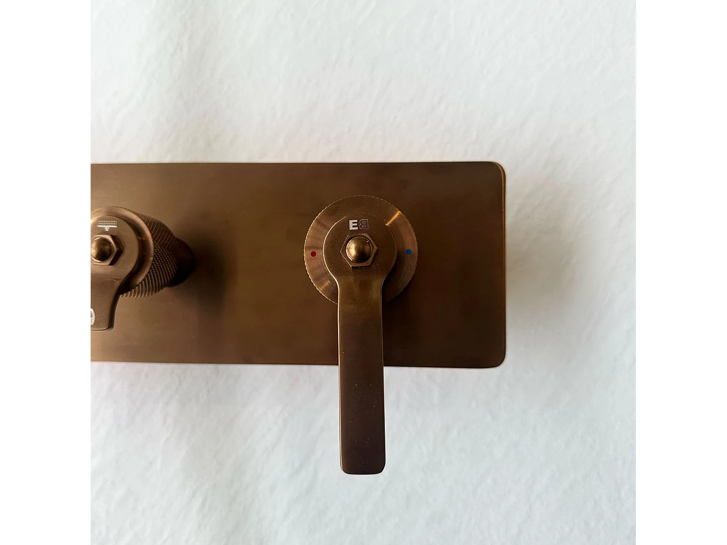 Molette colonne de douche encastrée mécanique cuivre brossé - Essebagno