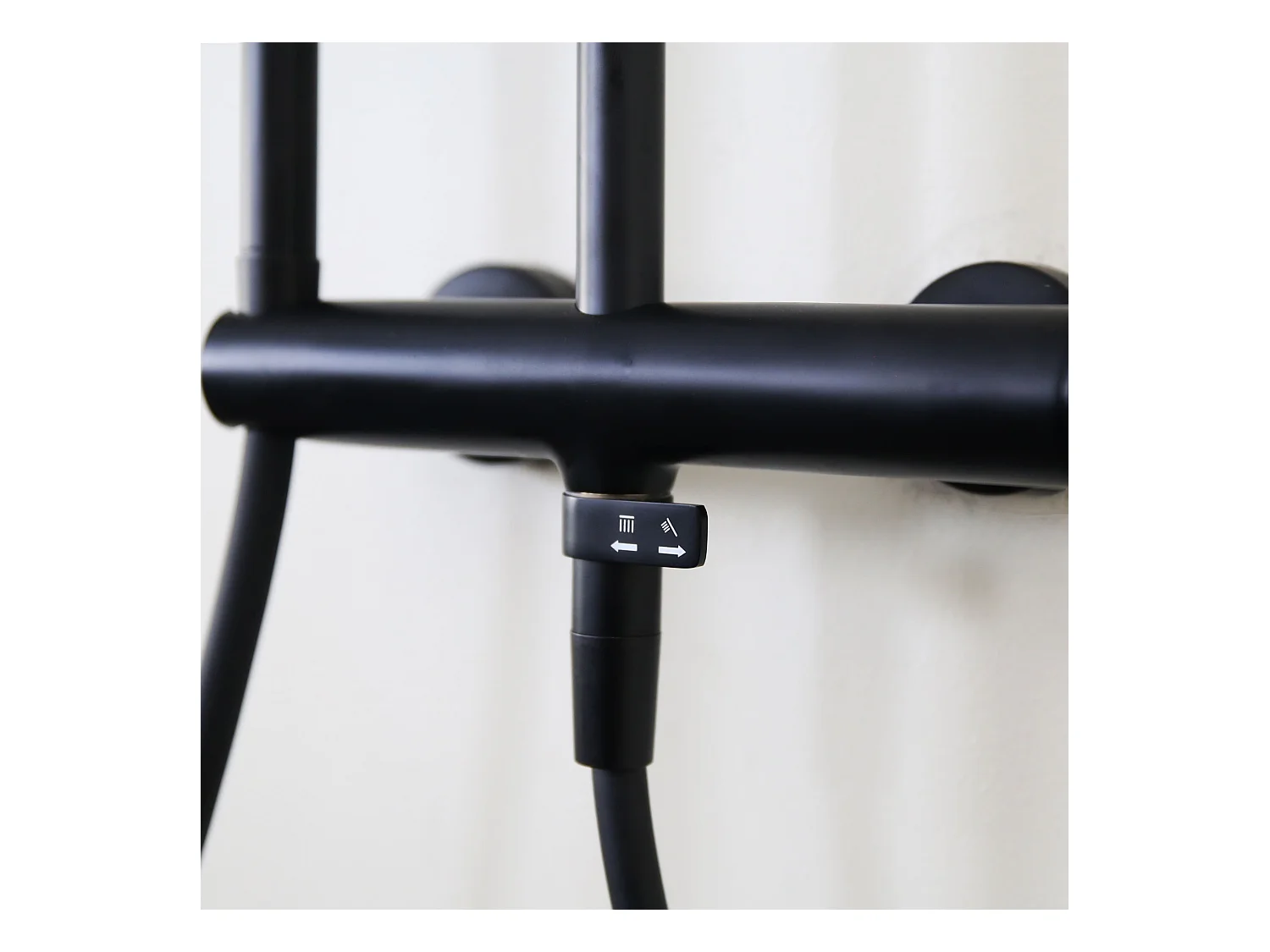 Lollipop II Duschsäule Mechanische mattschwarz 250 Essebagno