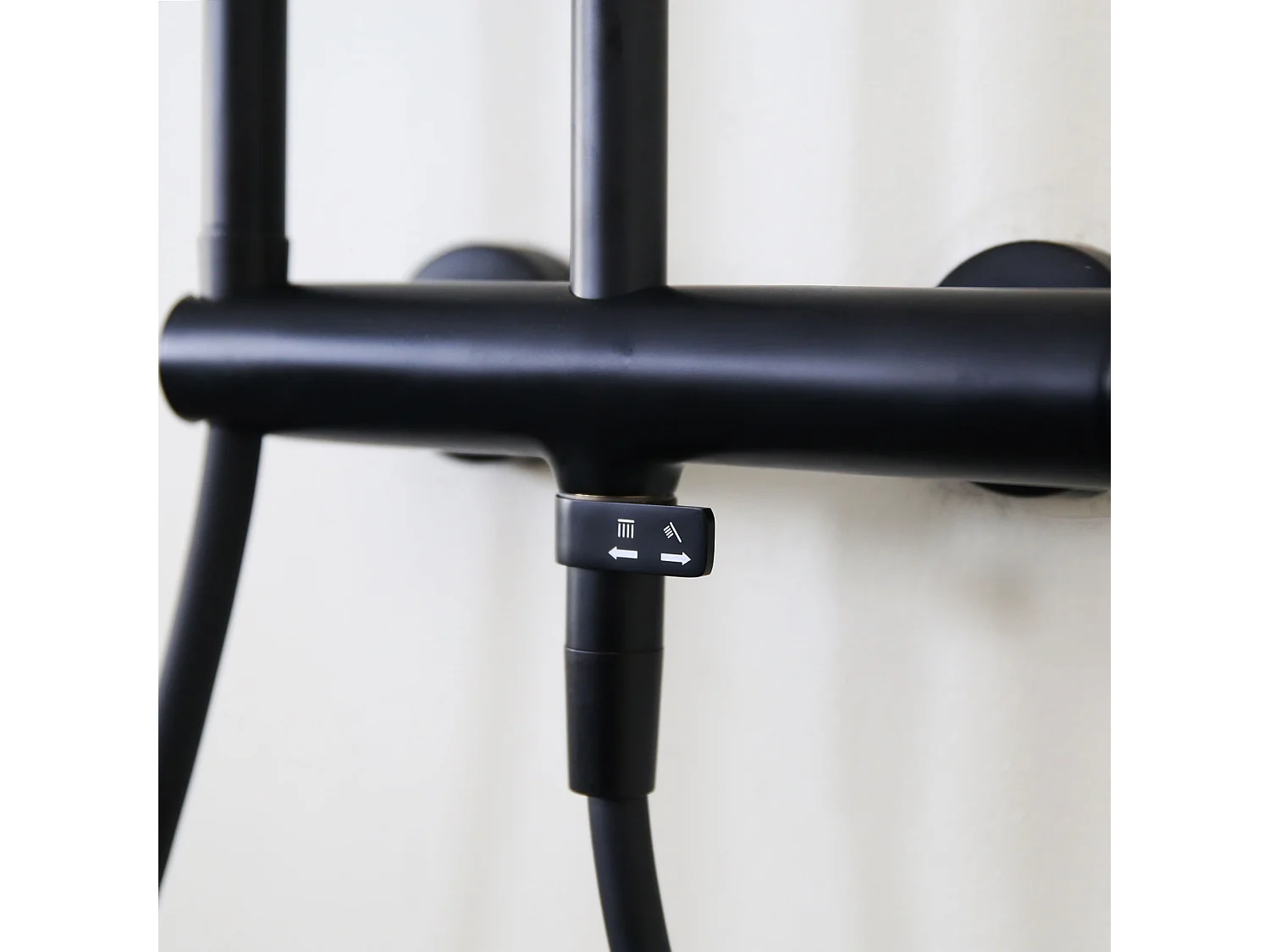 Lollipop II Duschsäule Mechanische mattschwarz 250 Essebagno