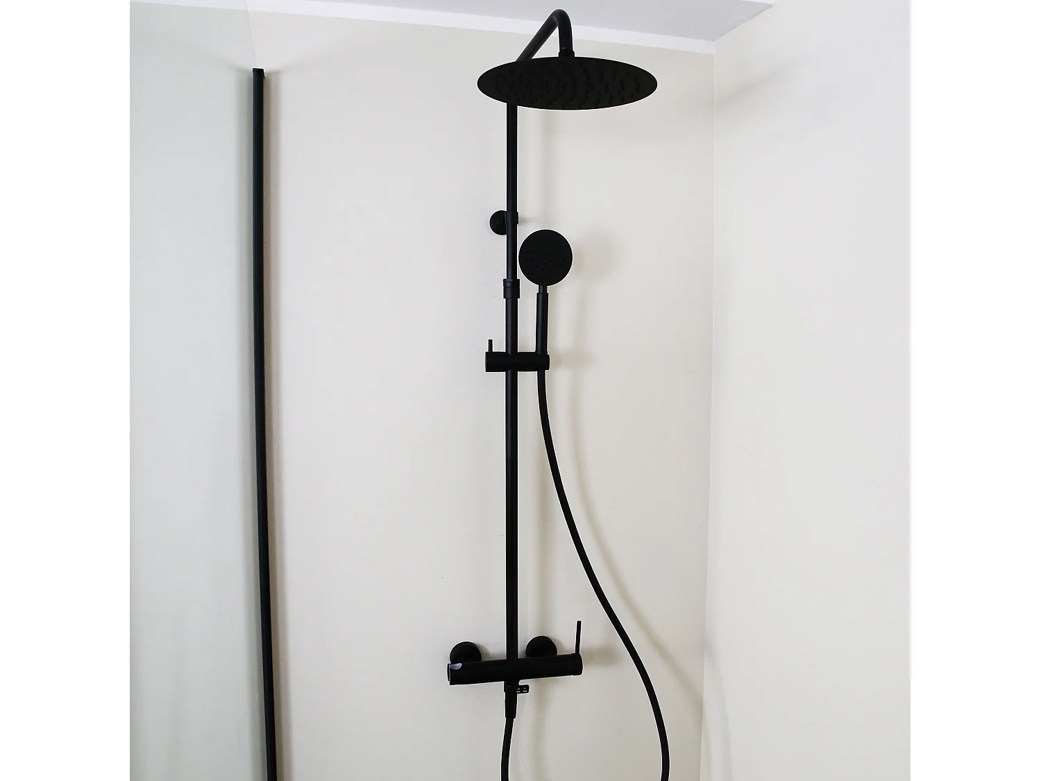 Lollipop II colonne de douche mécanique noire mat 250 - Essebagno