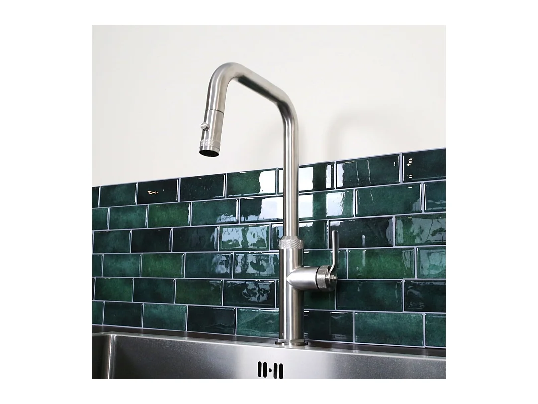 Molette mitigeur évier à douchette extractible façon inox - Essebagno