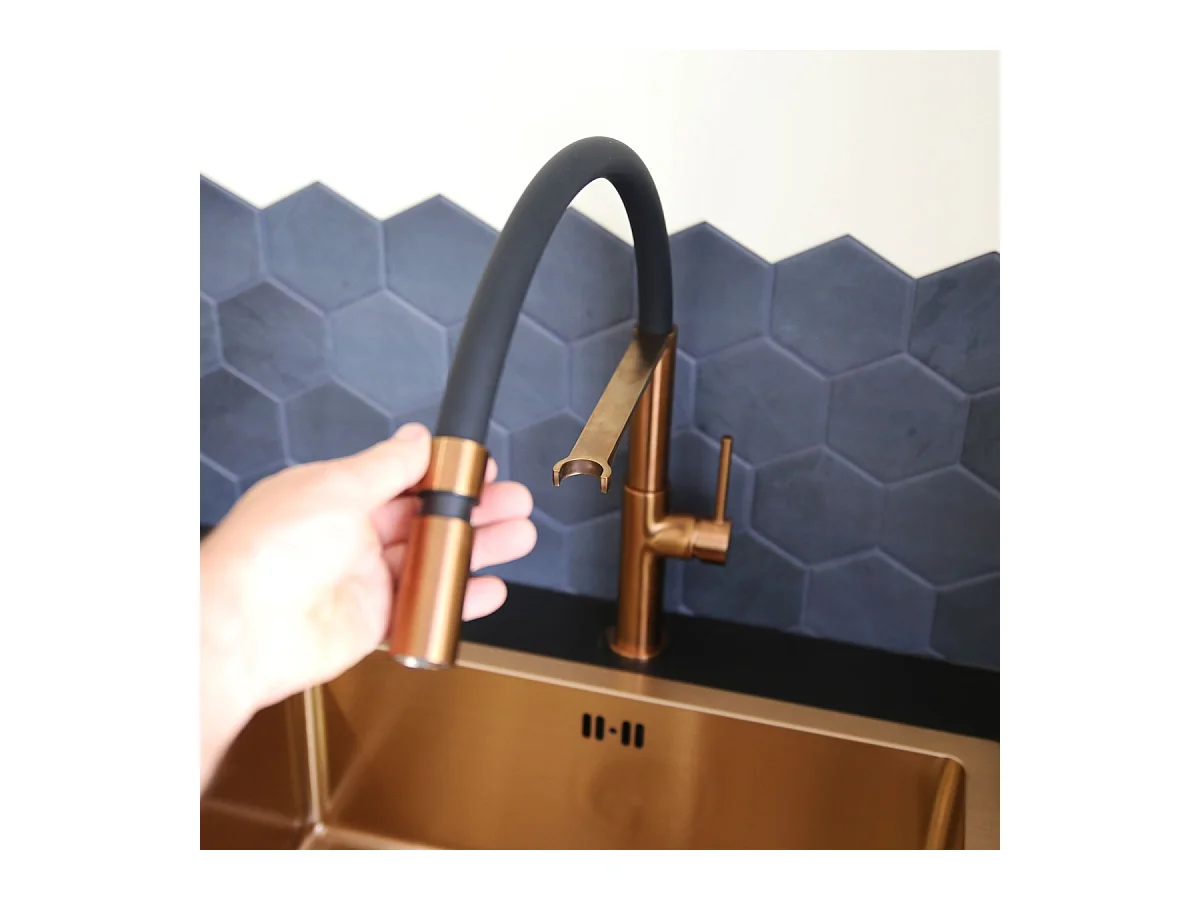 Magneto Spültischmischer mit beweglicher Handbrause Kupfer gebürstet Essebagno