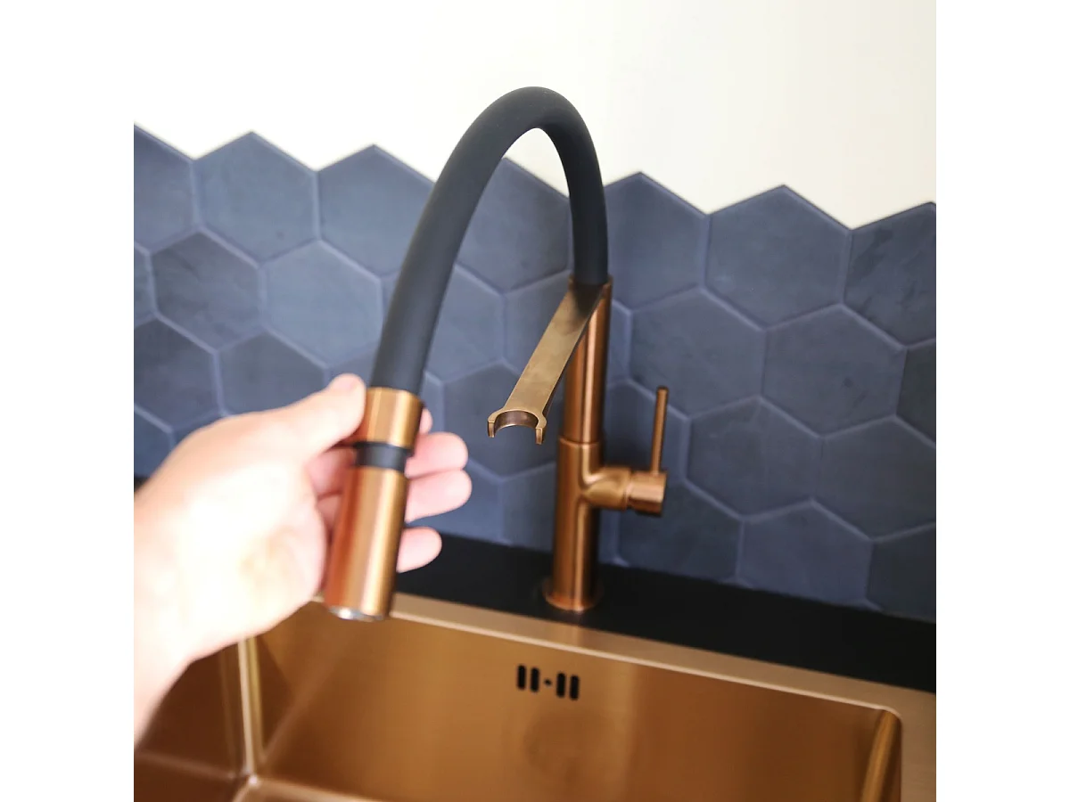 Magneto mitigeur évier à douchette mobile cuivre brossé - Essebagno