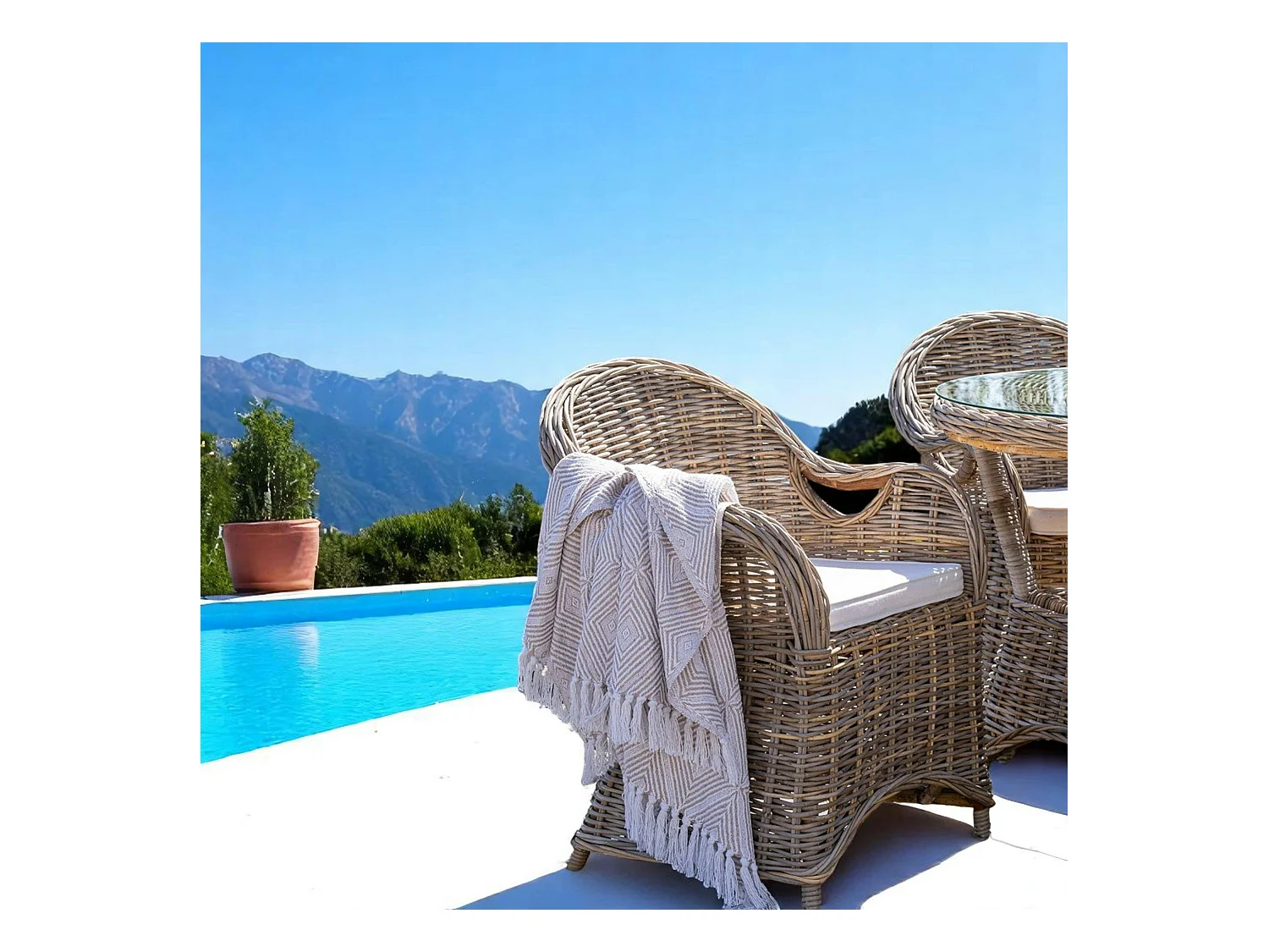 Fauteuil de jardin en rotin gris avec coussin d'assise MENDOZA