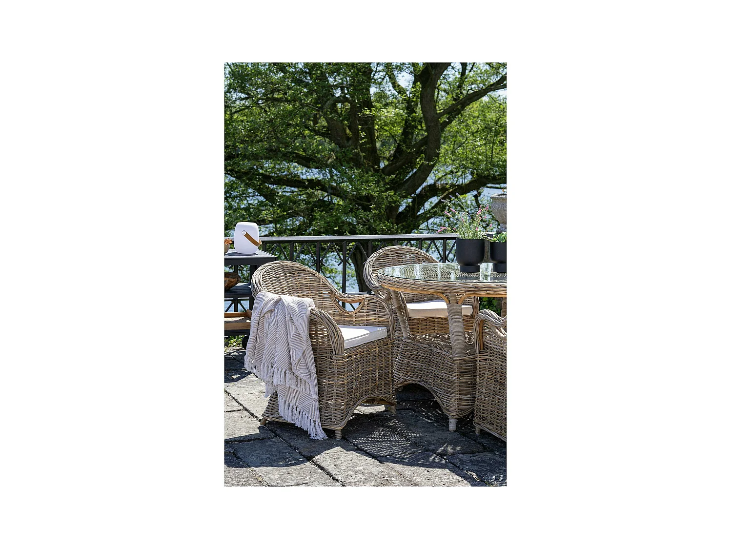 Fauteuil de jardin en rotin gris avec coussin d'assise MENDOZA