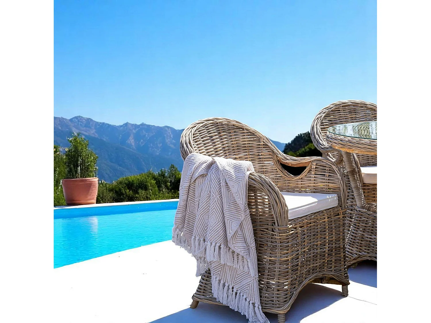 Fauteuil de jardin en rotin gris avec coussin d'assise MENDOZA