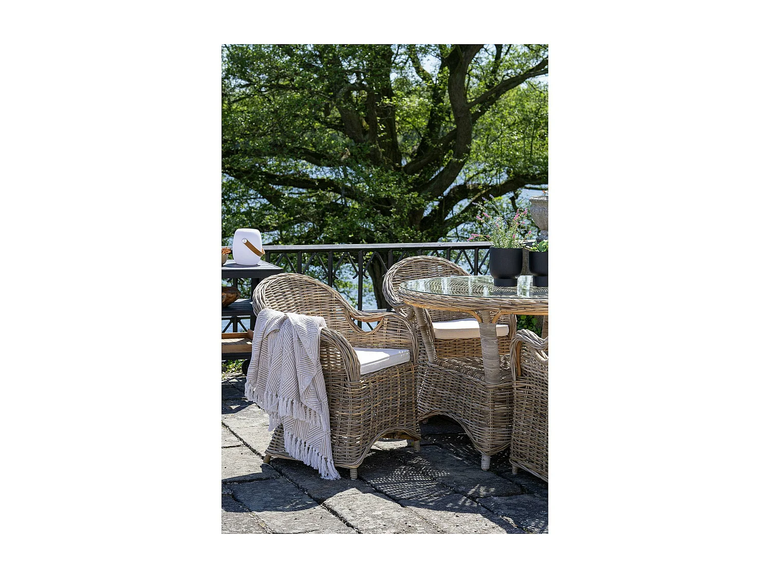 Fauteuil de jardin en rotin gris avec coussin d'assise MENDOZA